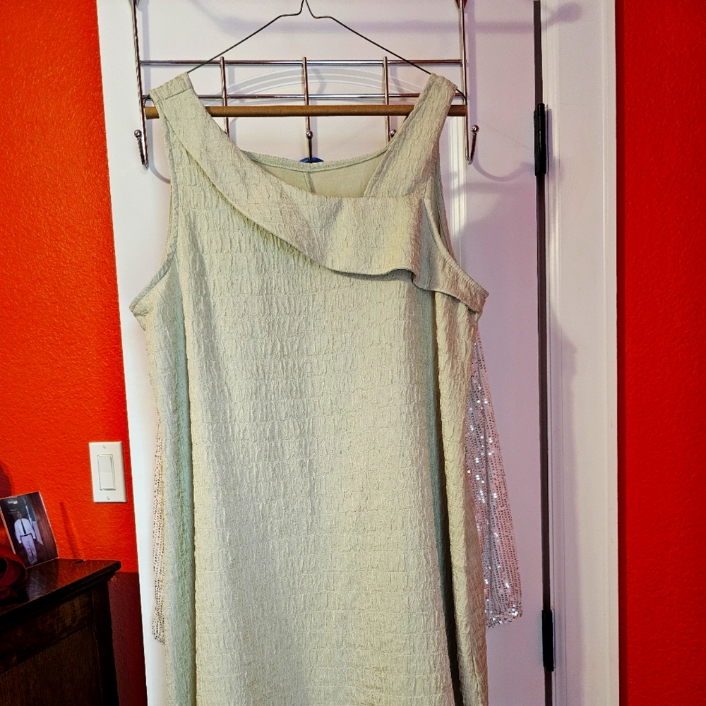 Elegant Textured Sleeveless Dress